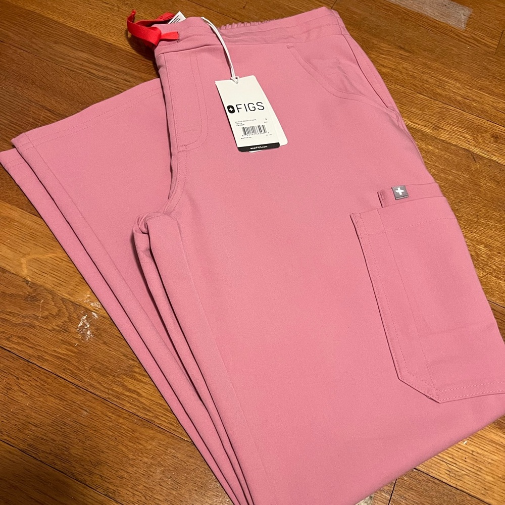 Figs Pants in Soft Pink